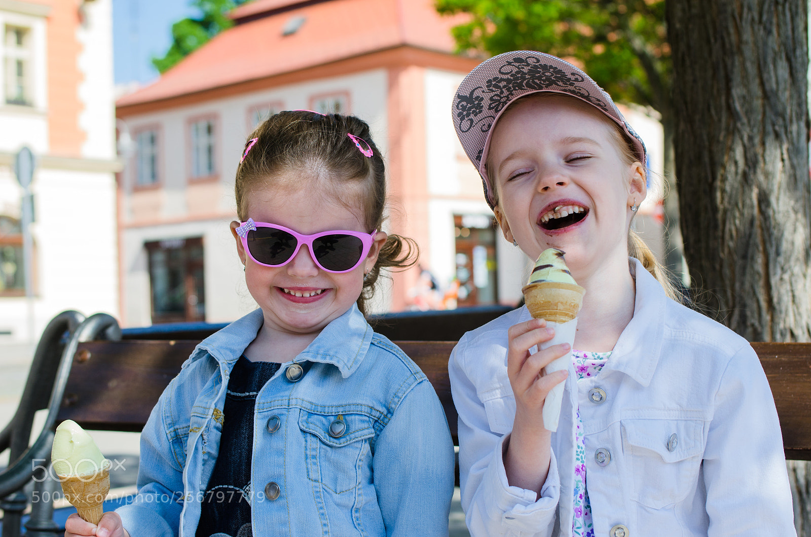 Nikon D7000 sample photo. Fun with ice cream photography