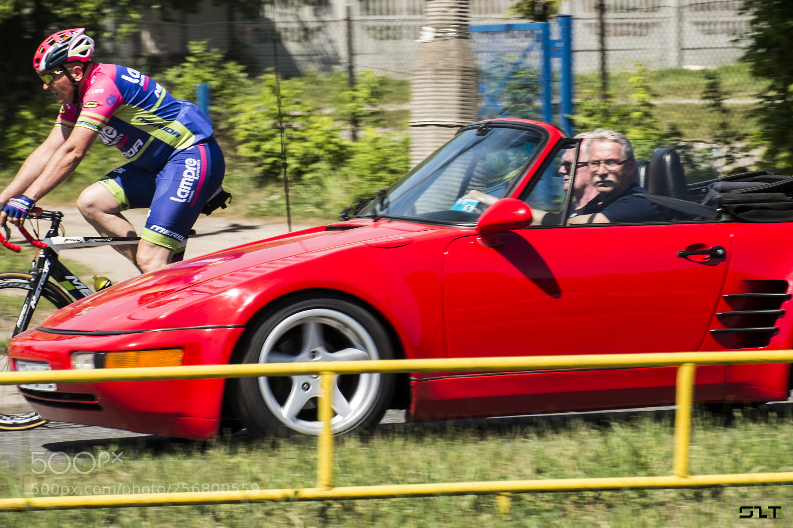 Fujifilm X-M1 sample photo. 911 vs bike photography