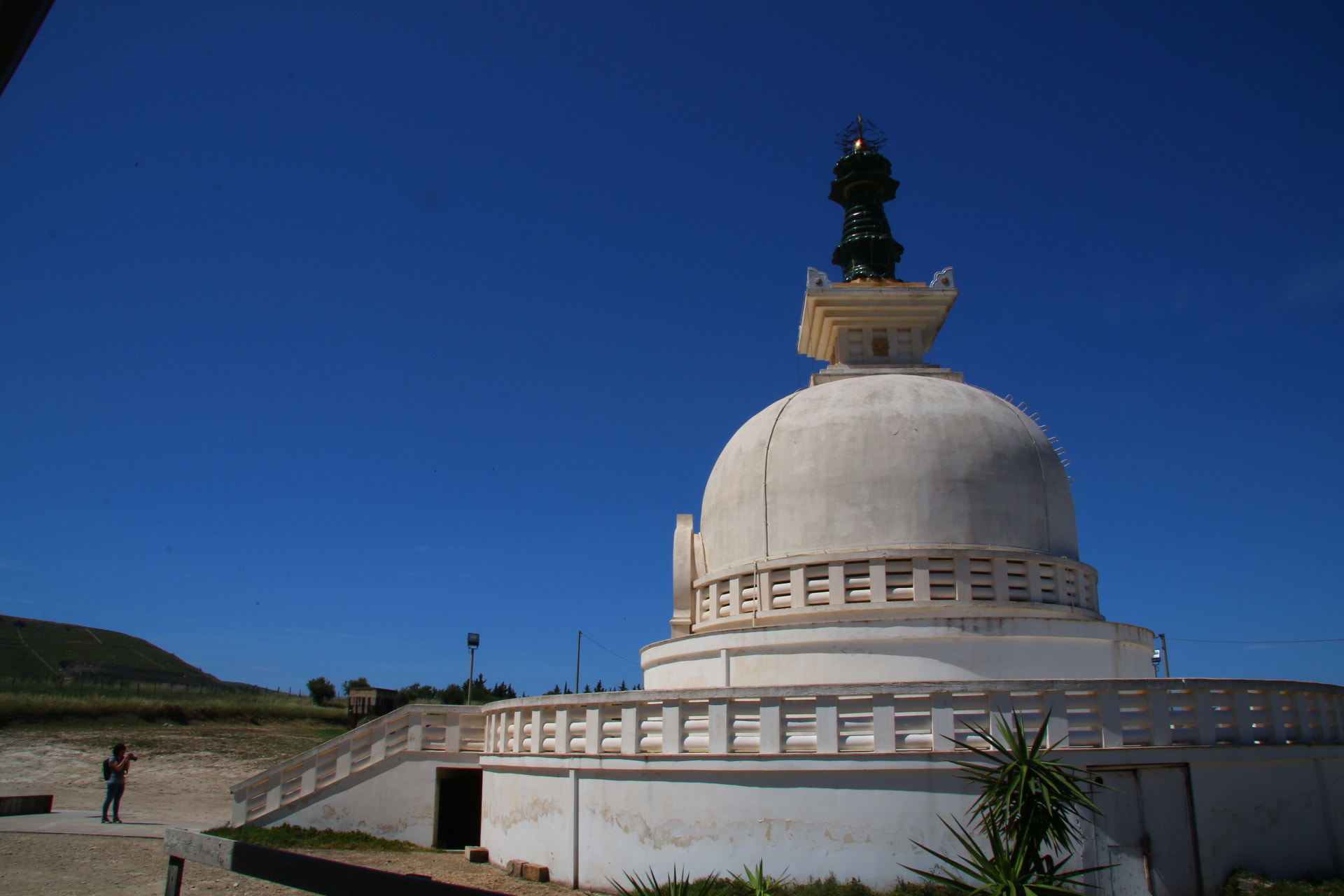 Canon EOS 70D + Canon EF-S 17-85mm F4-5.6 IS USM sample photo. Pagoda della pace photography