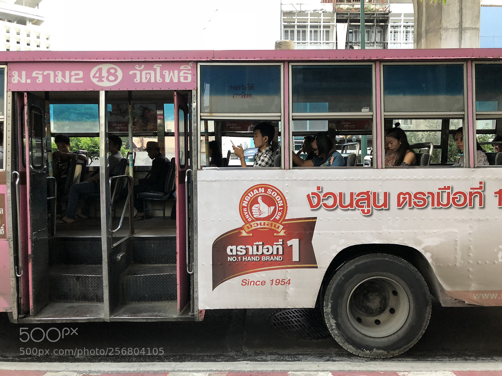 Apple iPhone X sample photo. Bus in bangkok photography