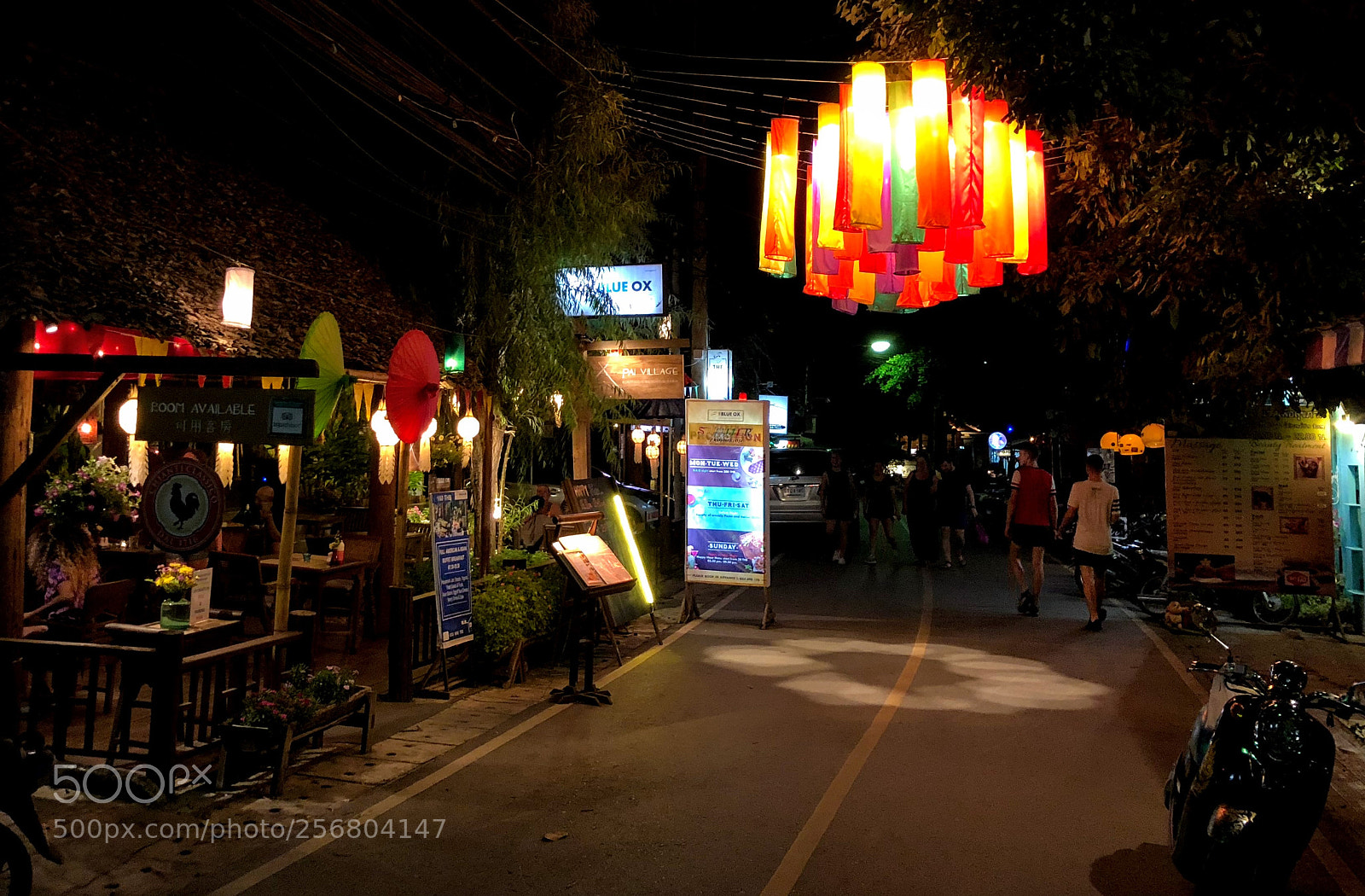 Apple iPhone X sample photo. Pai street photography