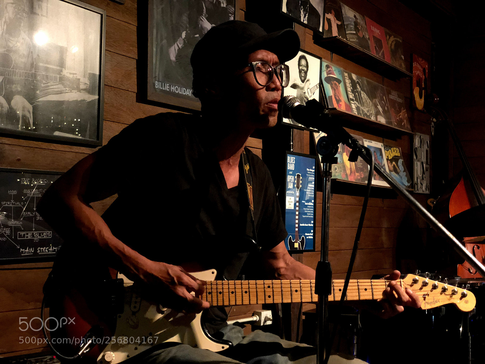 Apple iPhone X sample photo. Blues time at mojo photography