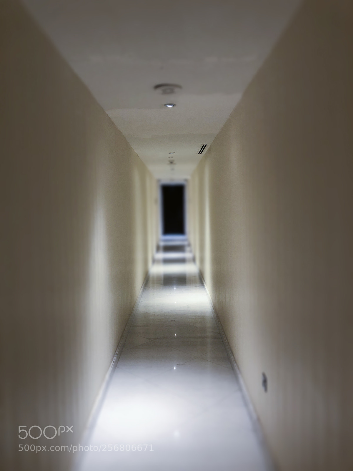 Apple iPhone 8 Plus sample photo. Hotel corridor photography