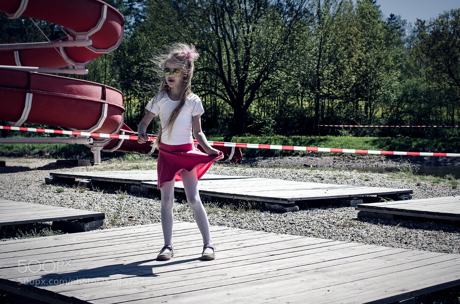 Nikon D7000 sample photo. Wind, hold your skirt photography