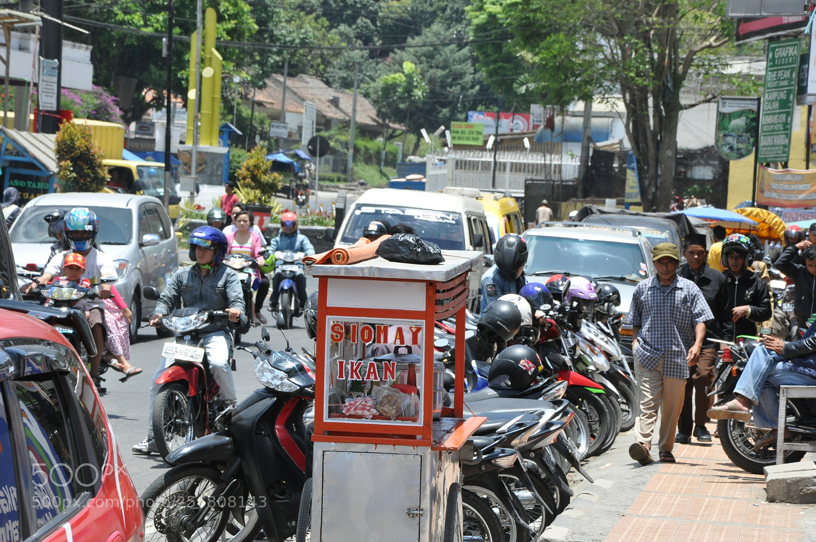 Nikon D90 sample photo. Streetview lembang / java indonesia photography