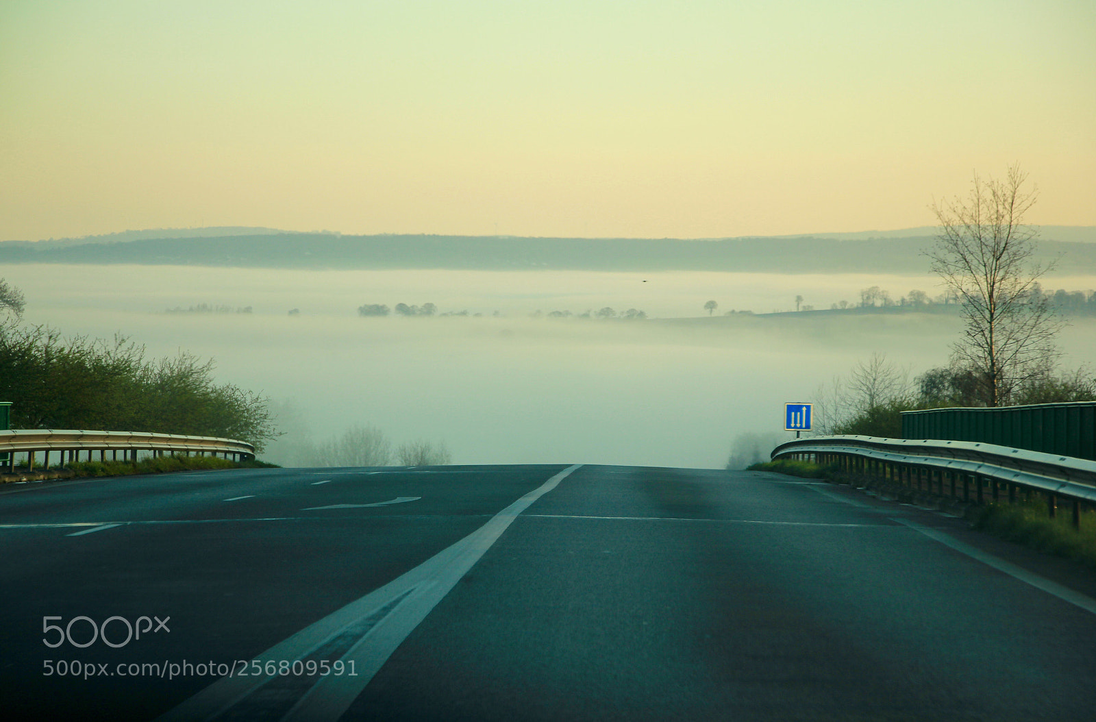 Canon EOS 550D (EOS Rebel T2i / EOS Kiss X4) sample photo. Highway to paradise photography