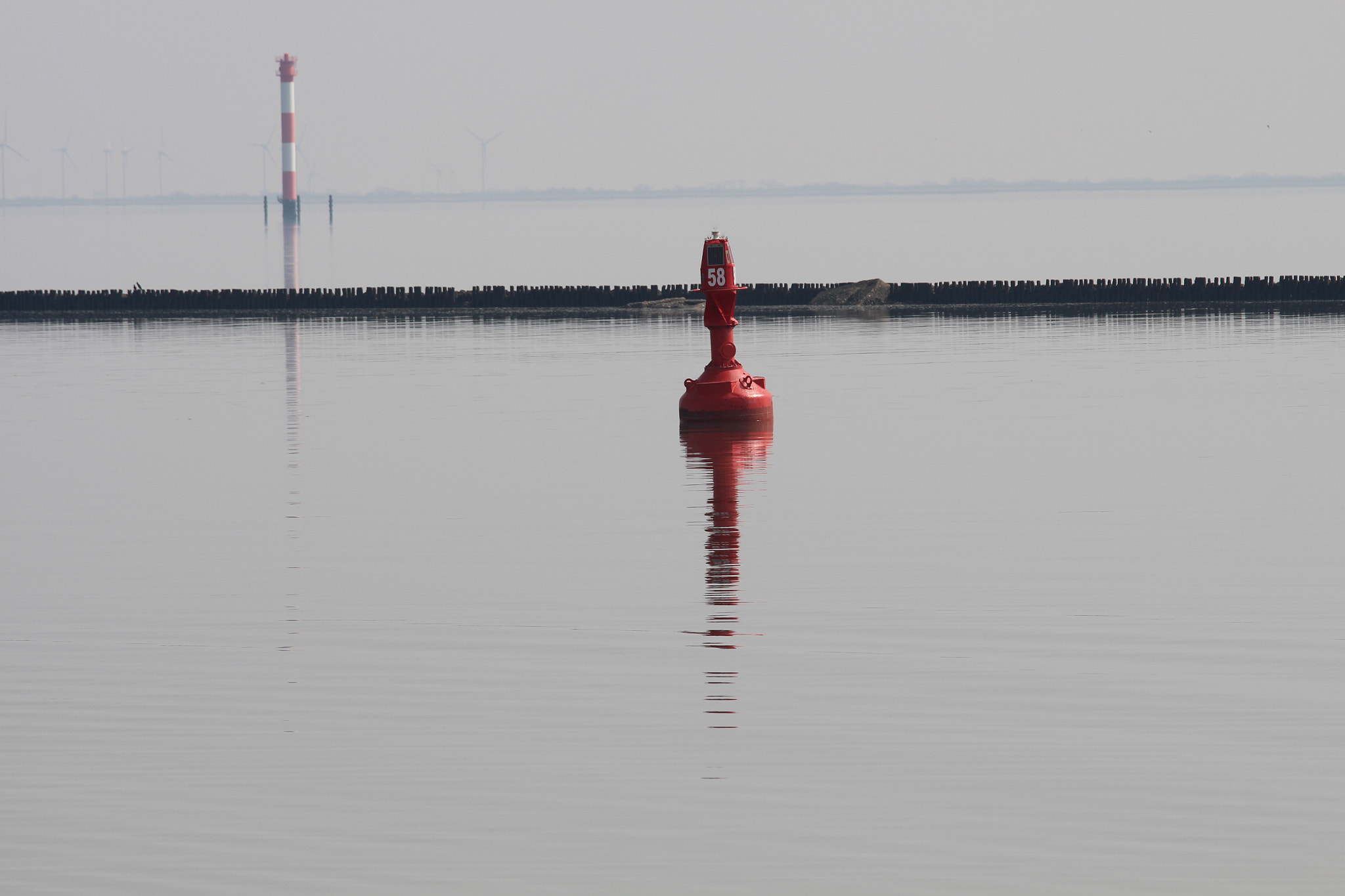 Canon EOS 650D (EOS Rebel T4i / EOS Kiss X6i) + Canon EF 70-200mm F4L IS USM sample photo. Jadebusen, the bay of wilhelmshaven photography