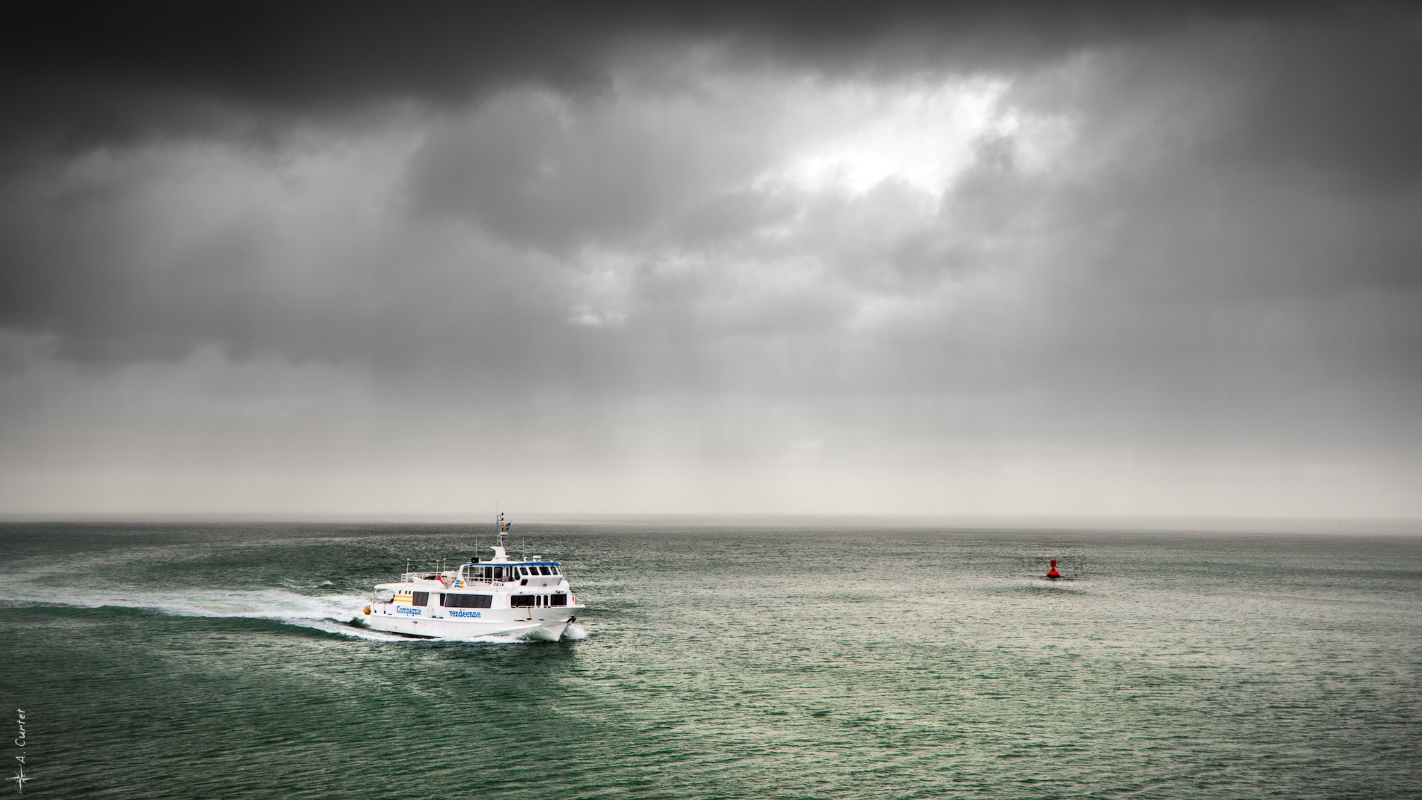 Canon EF 300mm F2.8L IS II USM sample photo. Berthing shower photography