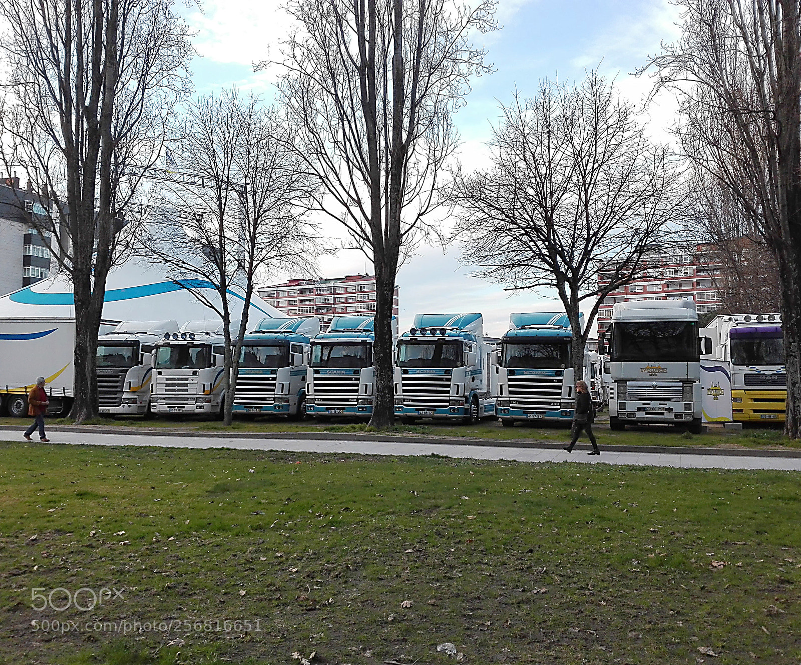 HUAWEI P8 Lite sample photo. Circus & trucks photography