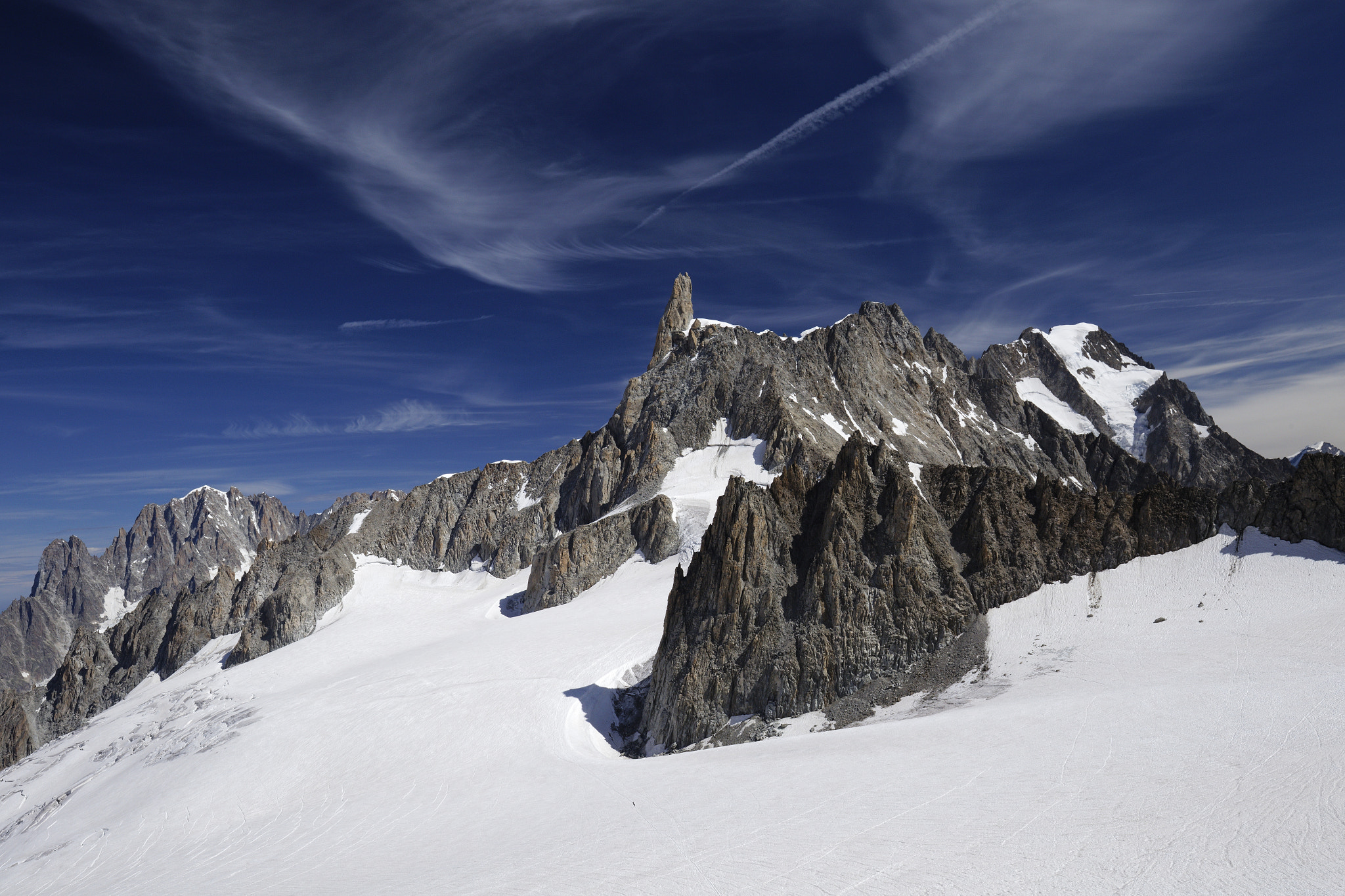 Canon EF 16-35mm F4L IS USM sample photo. Dent du géant photography