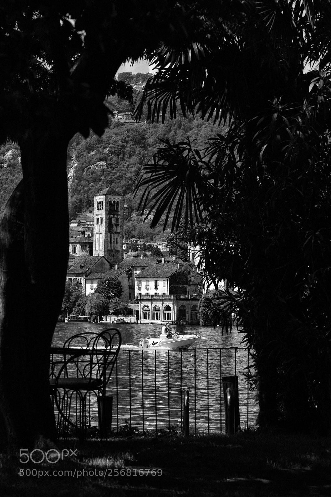 Nikon D850 sample photo. Peering at san giulio photography