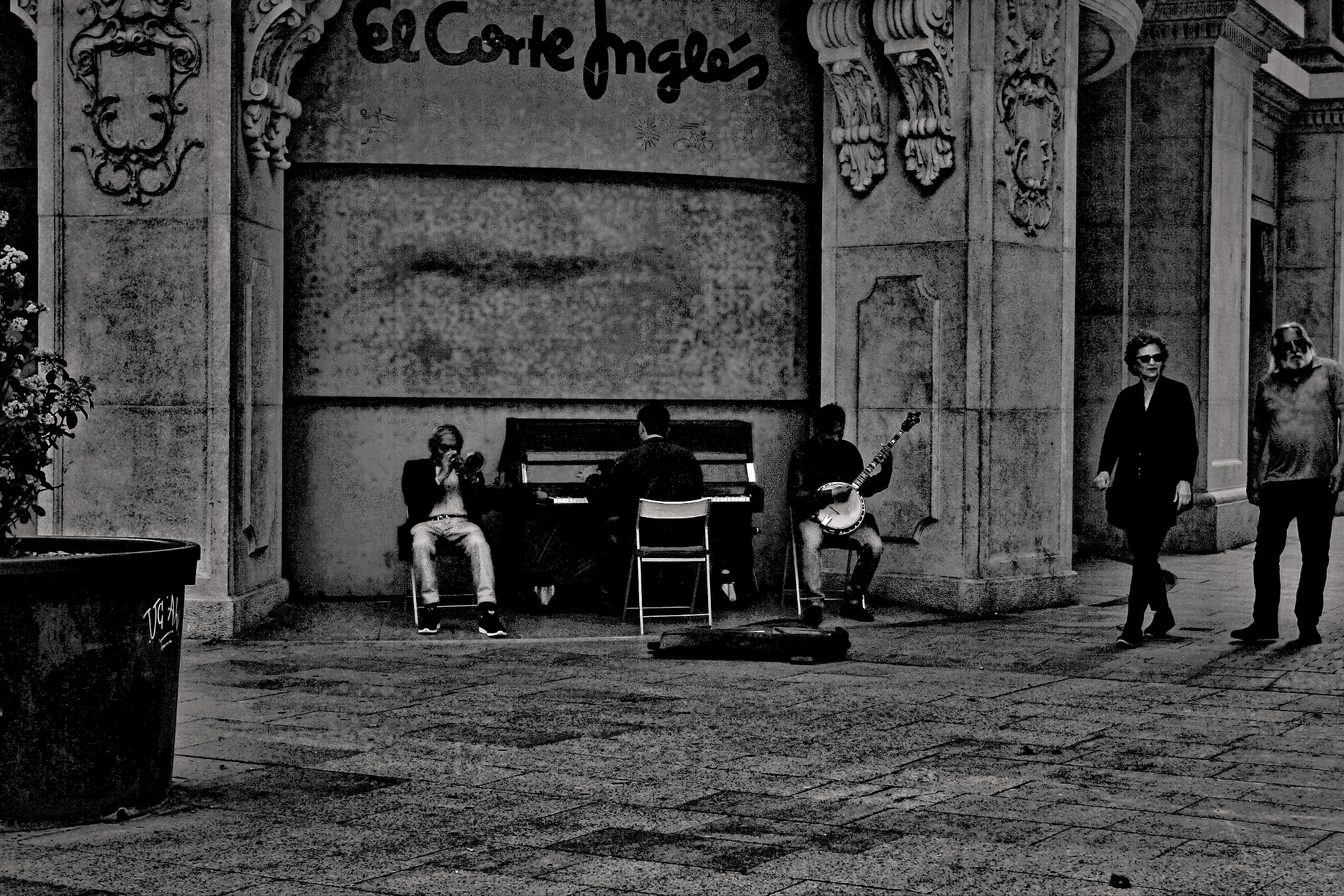 Canon EOS sample photo. Street music photography