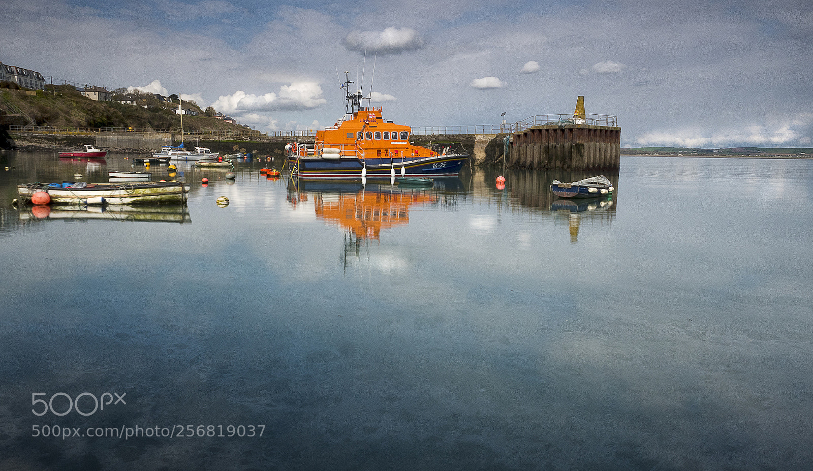 Olympus OM-D E-M5 II sample photo. Ballycotton lifeboat photography