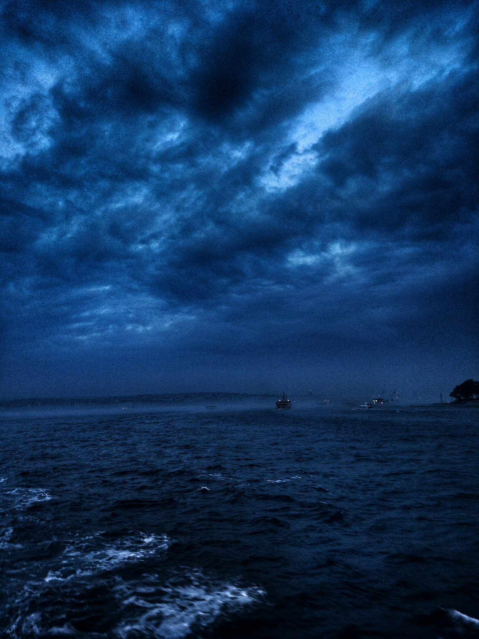 Xiaomi MI 5 sample photo. Sea and weather photography