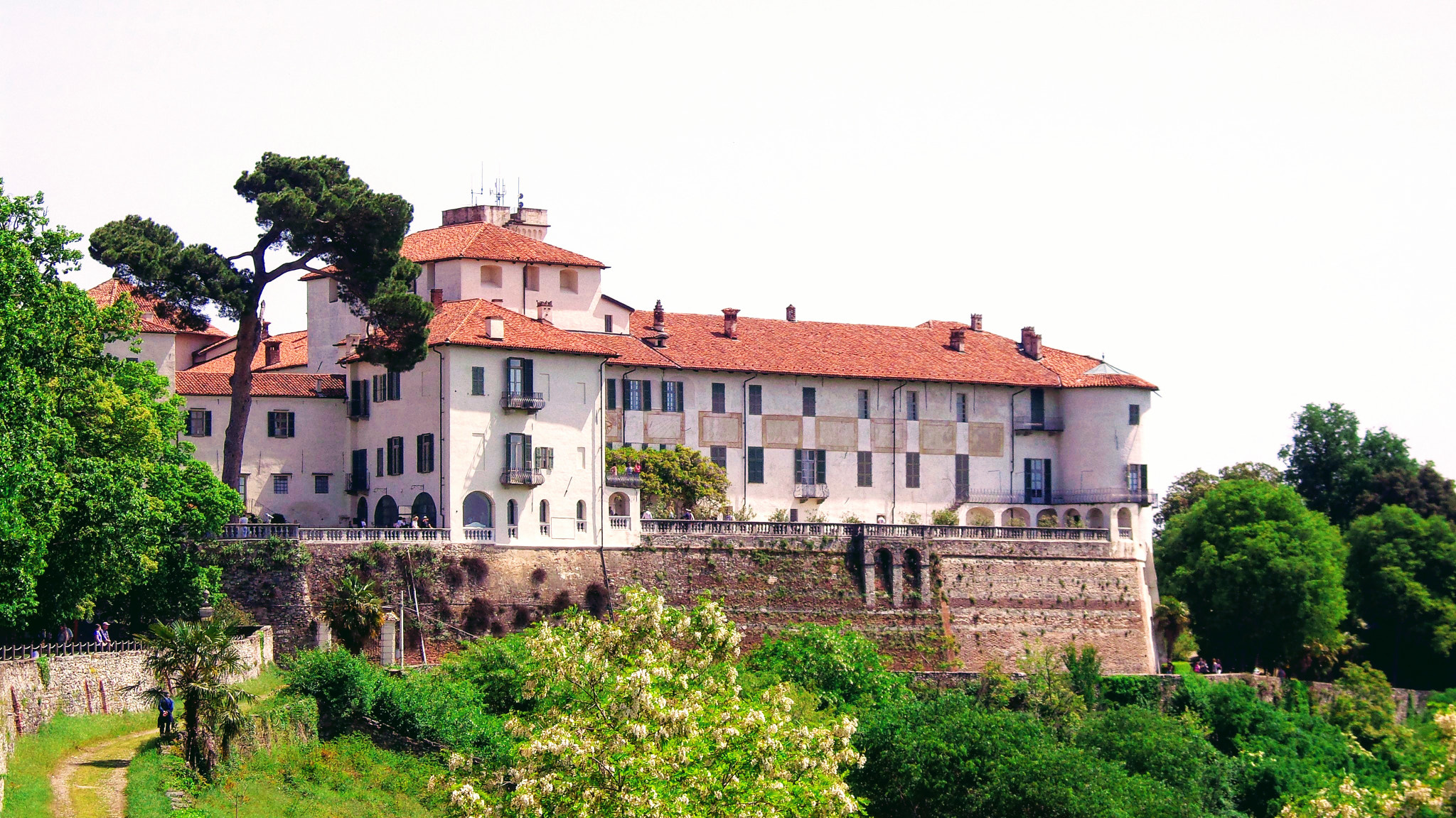 Samsung Galaxy S4 Zoom sample photo. The masino castle in piedmont photography