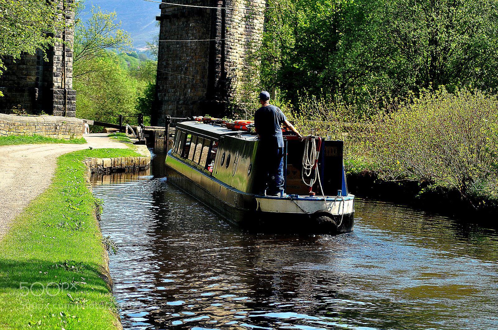 Nikon D3000 sample photo. A ruddy good day photography