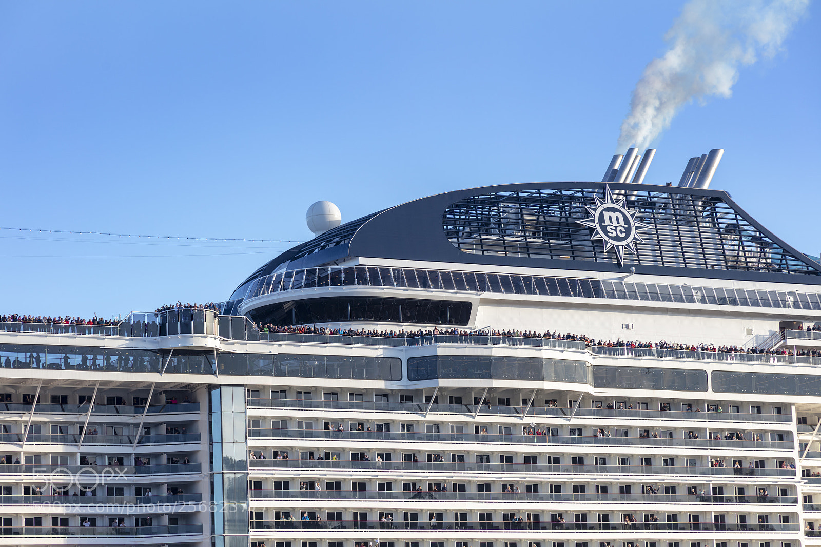 Canon EOS 5DS R sample photo. Msc meraviglia passengers wave photography