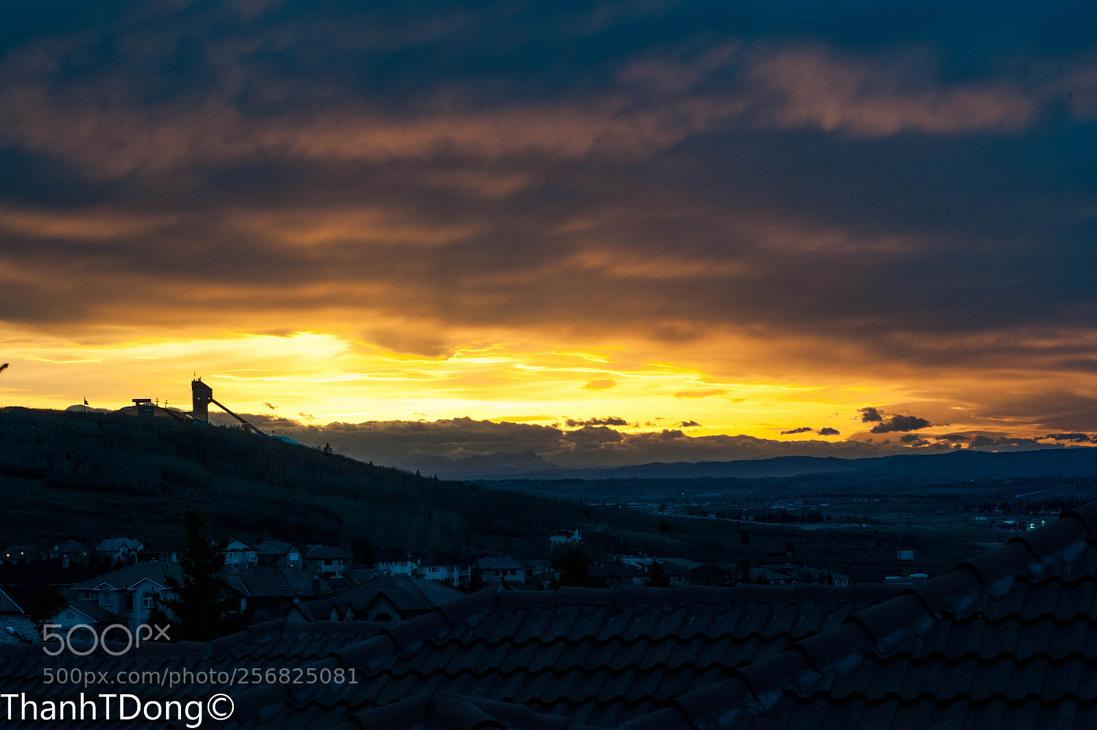Nikon D700 sample photo. Sunset yellow sky photography