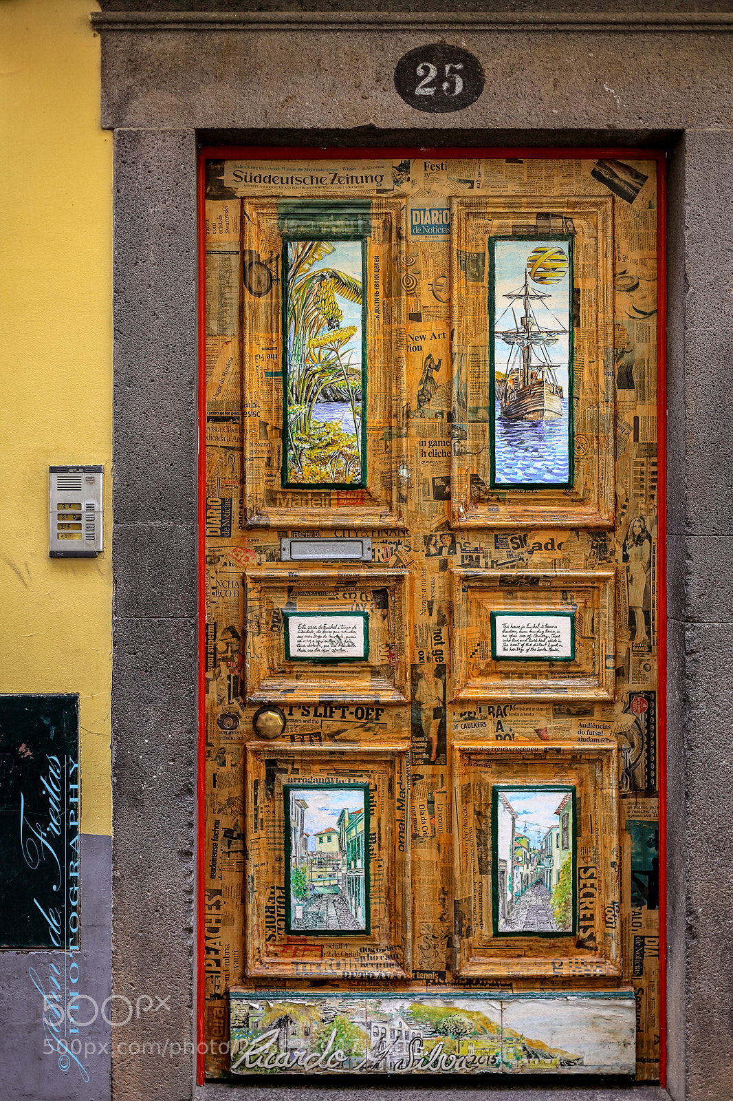 Canon EOS 5D Mark II sample photo. Painted doors photography