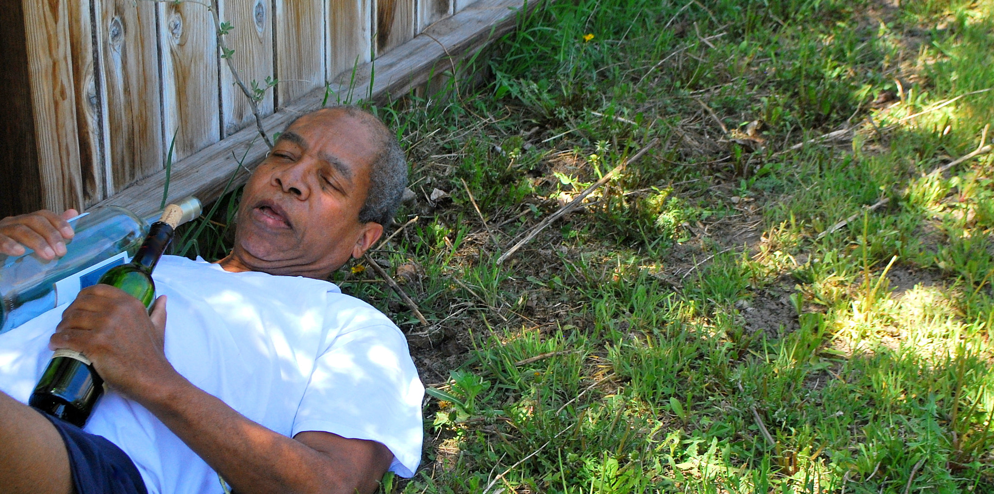 Nikon D60 sample photo. Alcoholic homeowner. photography