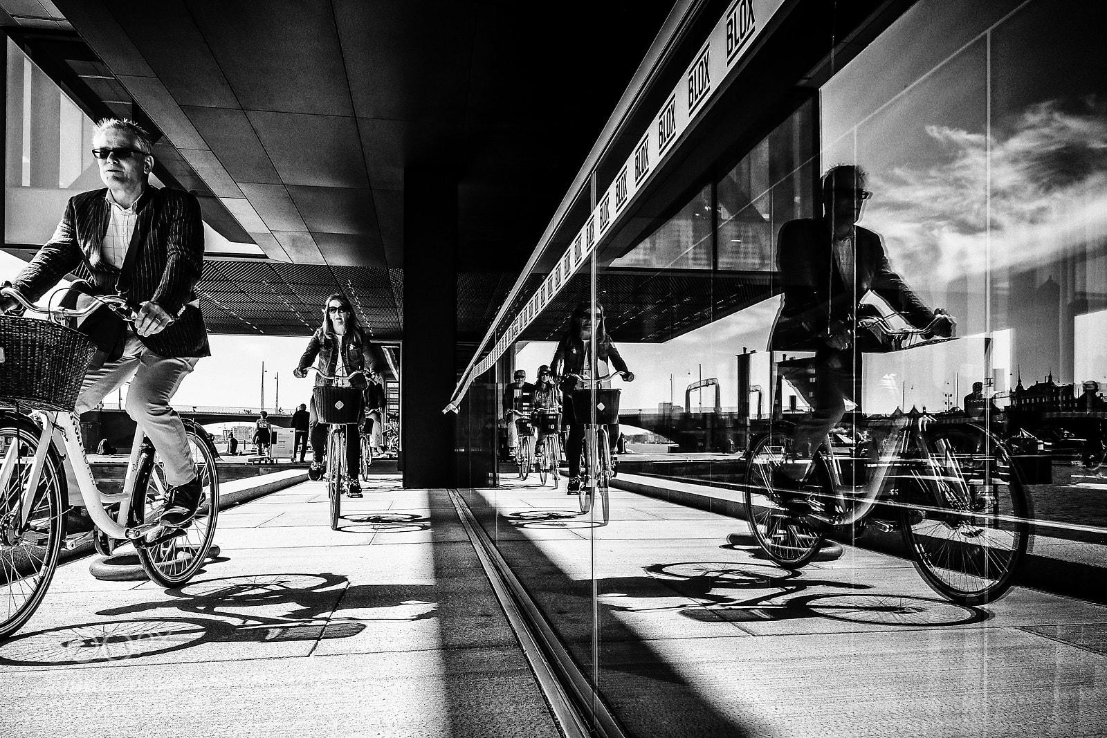 Fujifilm X-Pro2 sample photo. Images on the run... photography