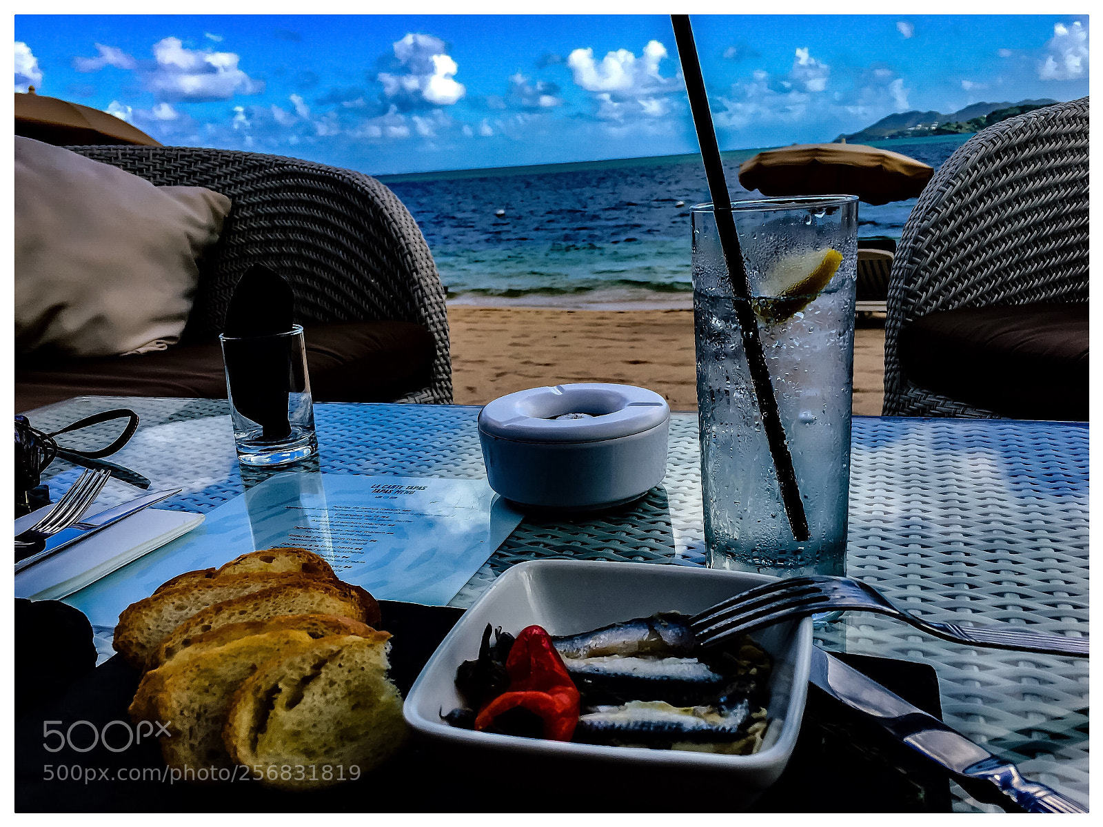 Apple iPhone 6s sample photo. Breakfast on the beach  photography