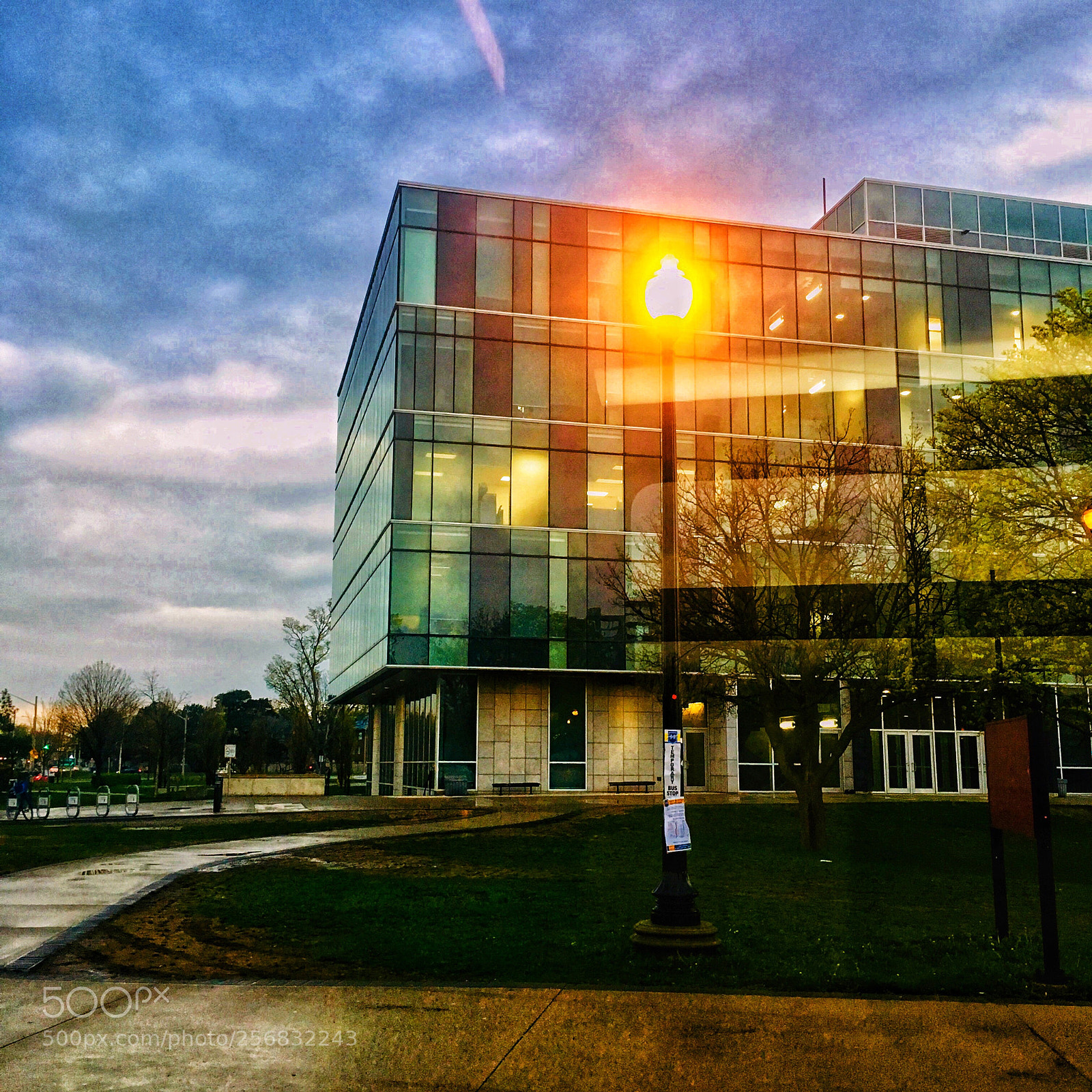 Apple iPhone SE sample photo. Building after rain photography