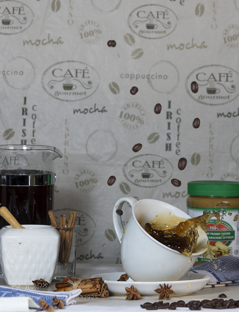 Pentax K-3 II sample photo. Pause café photography