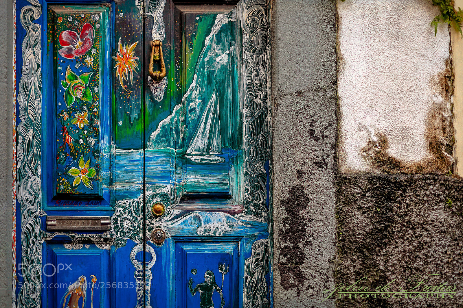 Canon EOS 5D Mark II sample photo. Painted doors photography