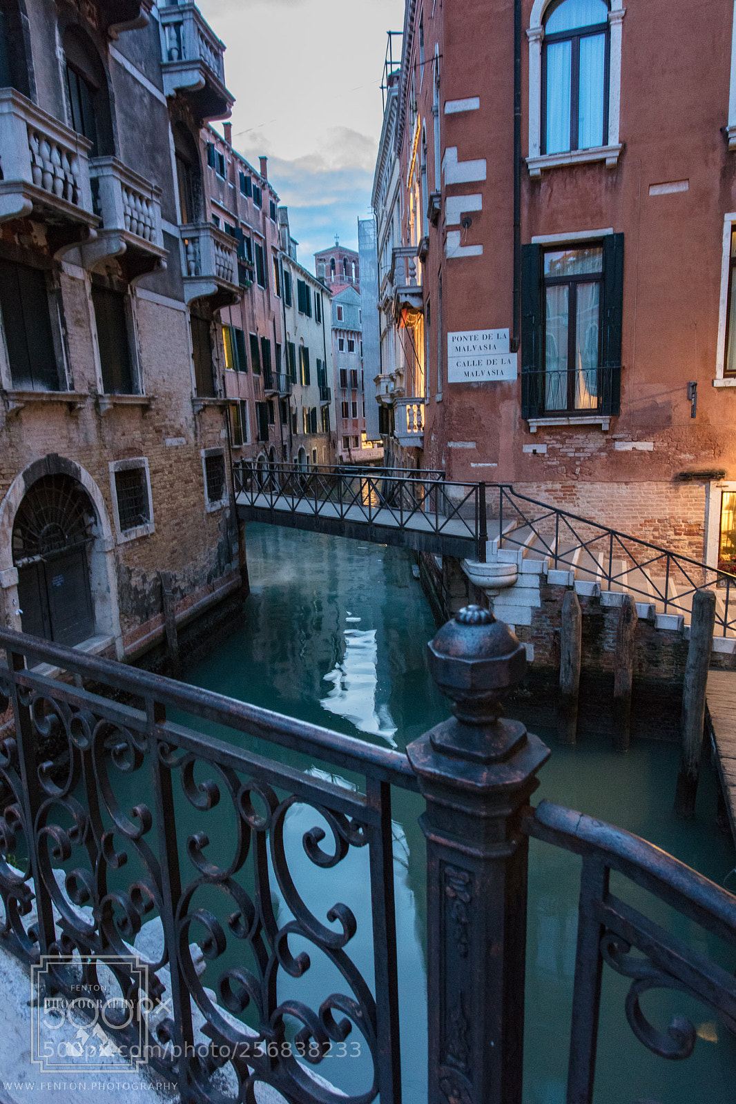 Canon EOS 5DS R sample photo. Streets of venice photography