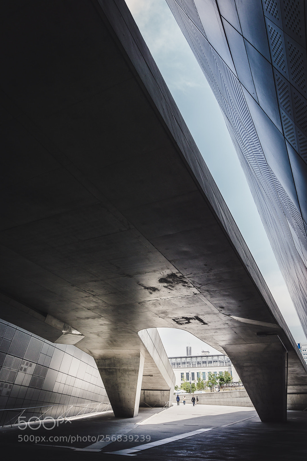 Sony a6000 sample photo. Walkway at ddp photography