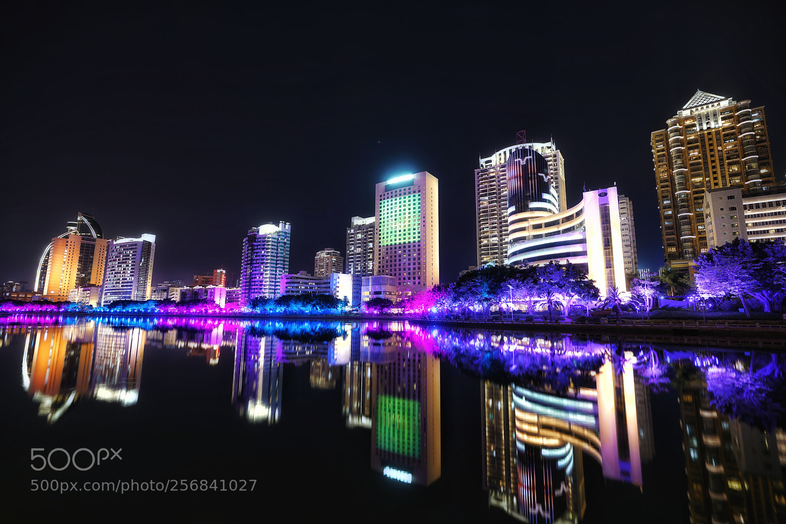 Sony a7R II sample photo. City lake photography