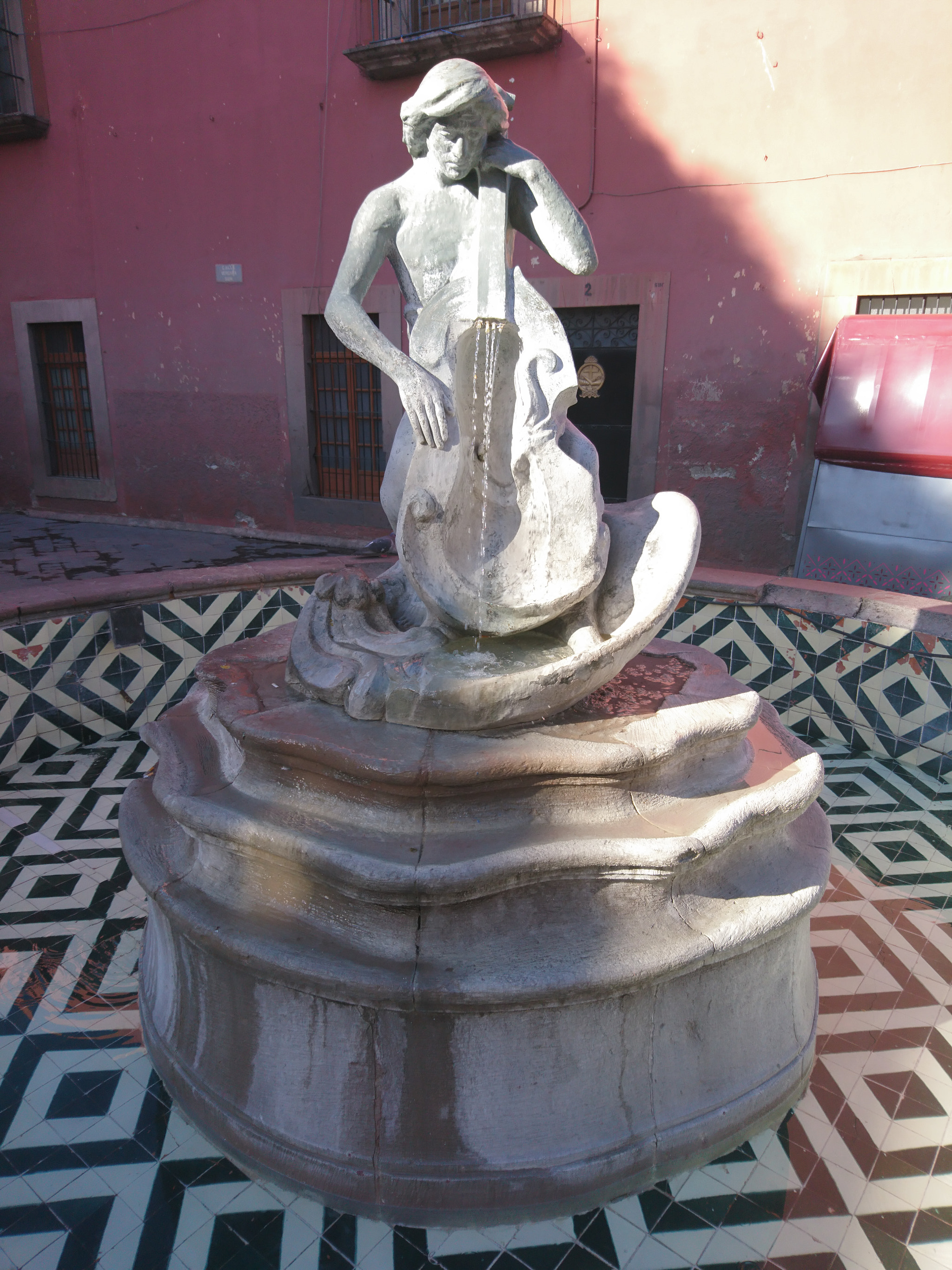 Sony Xperia X sample photo. Fuente en el centro de querétaro photography