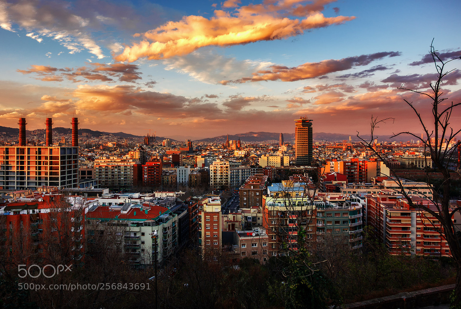 Sony Cyber-shot DSC-RX100 sample photo. A sunset in barcelona photography