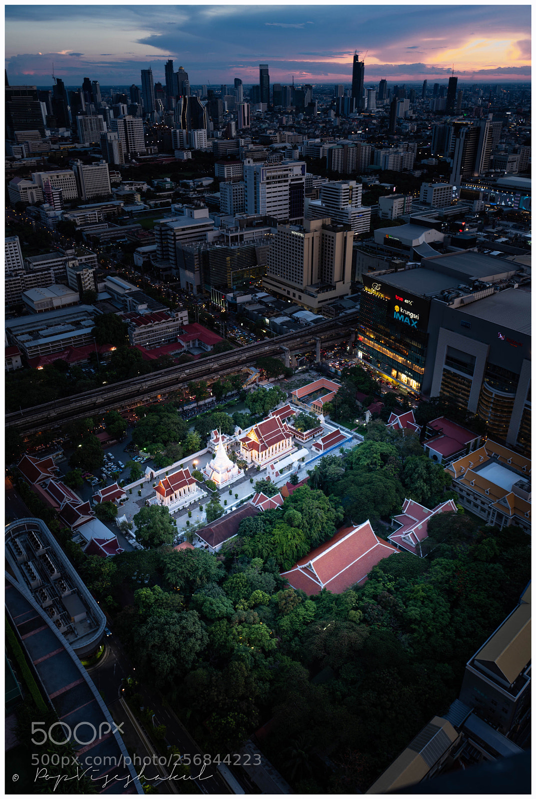 Leica Q (Typ 116) sample photo. Wat pathumwanaram photography