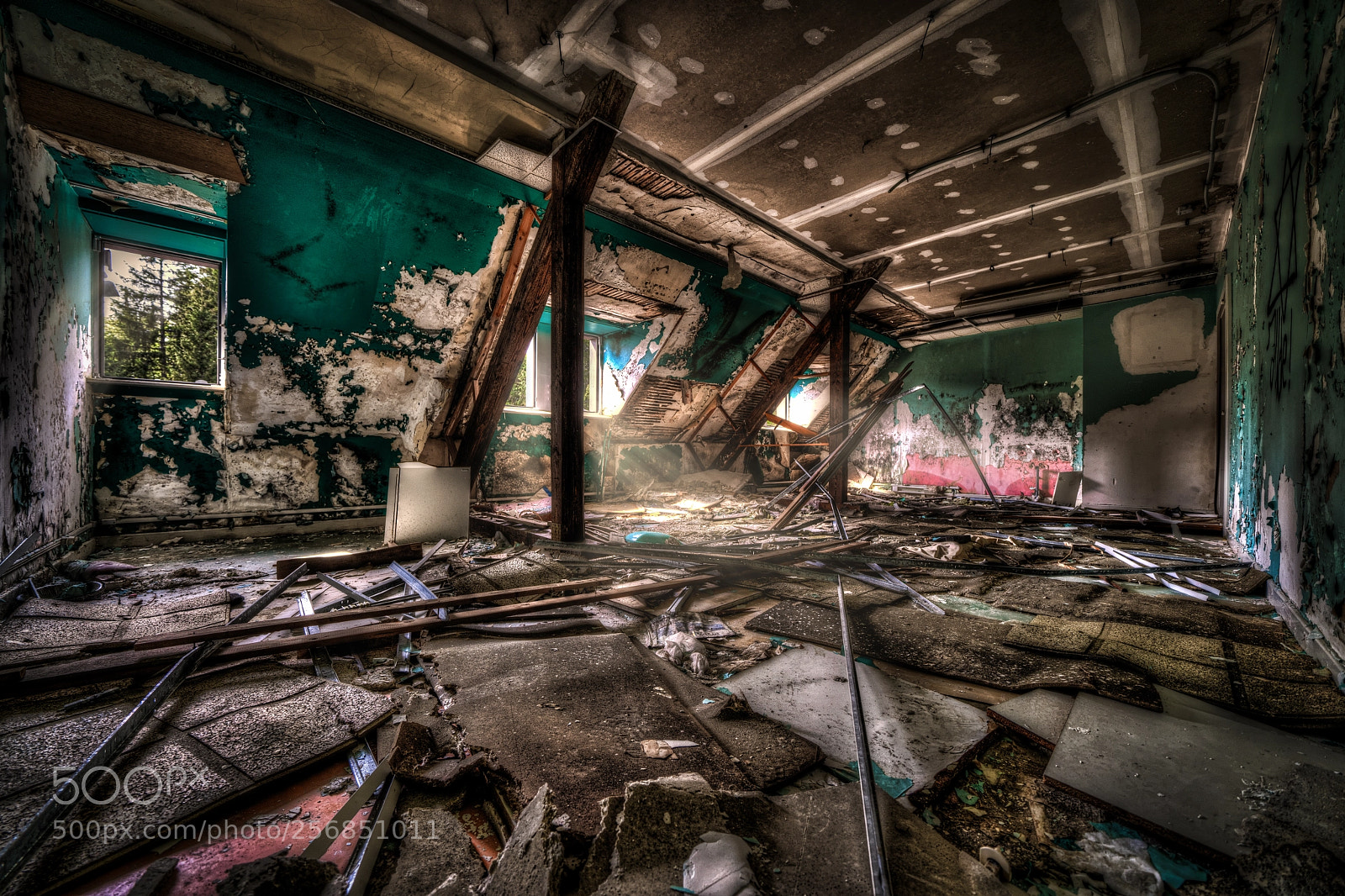 Sony a7R III sample photo. Color in the attic photography