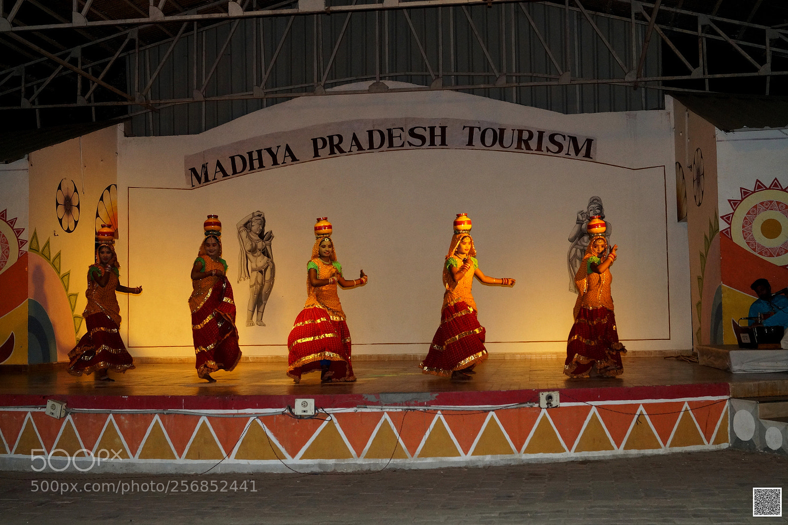 Sony SLT-A58 sample photo. Folk dance mp khajuraho photography