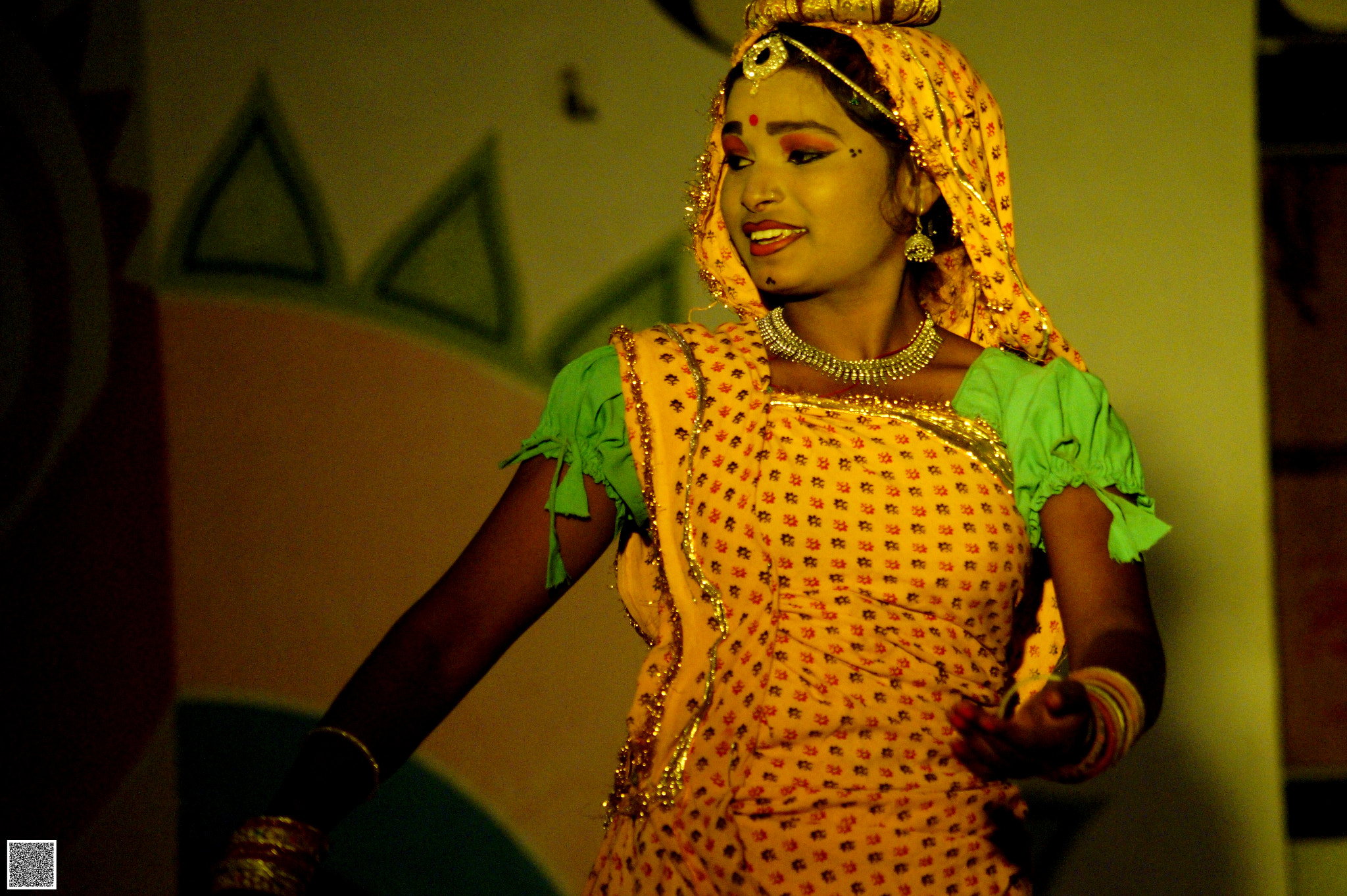 Sony DT 55-200mm F4-5.6 SAM sample photo. Folk dance mp khajuraho lady photography