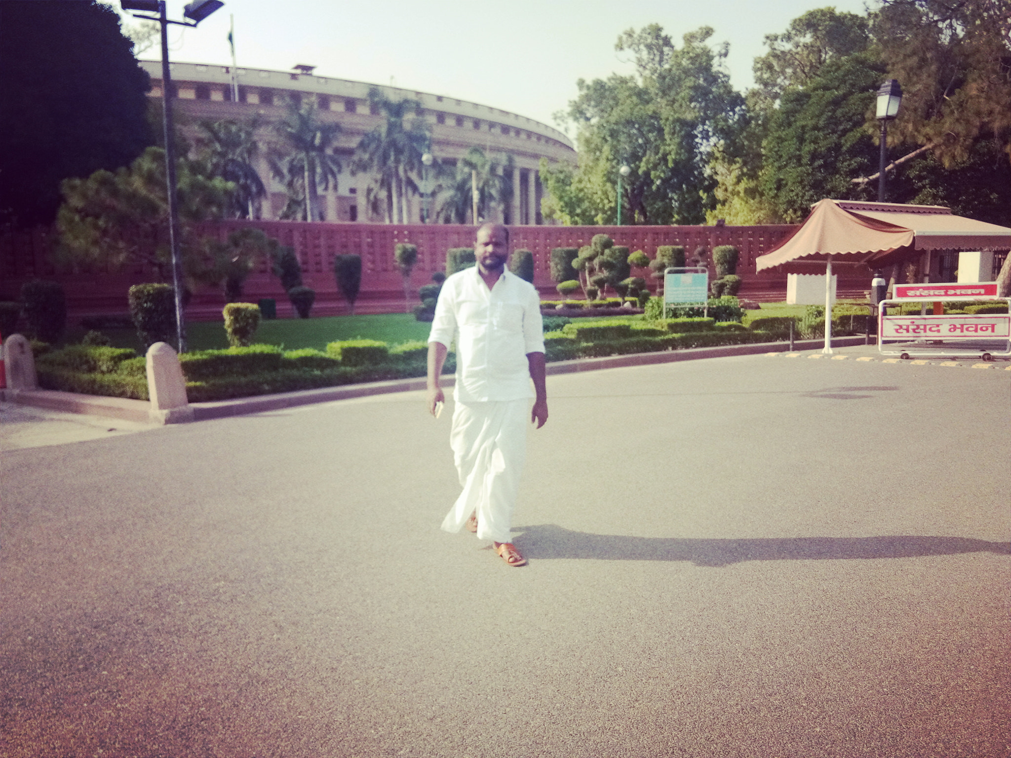 vivo 1609 sample photo. Parliament photography