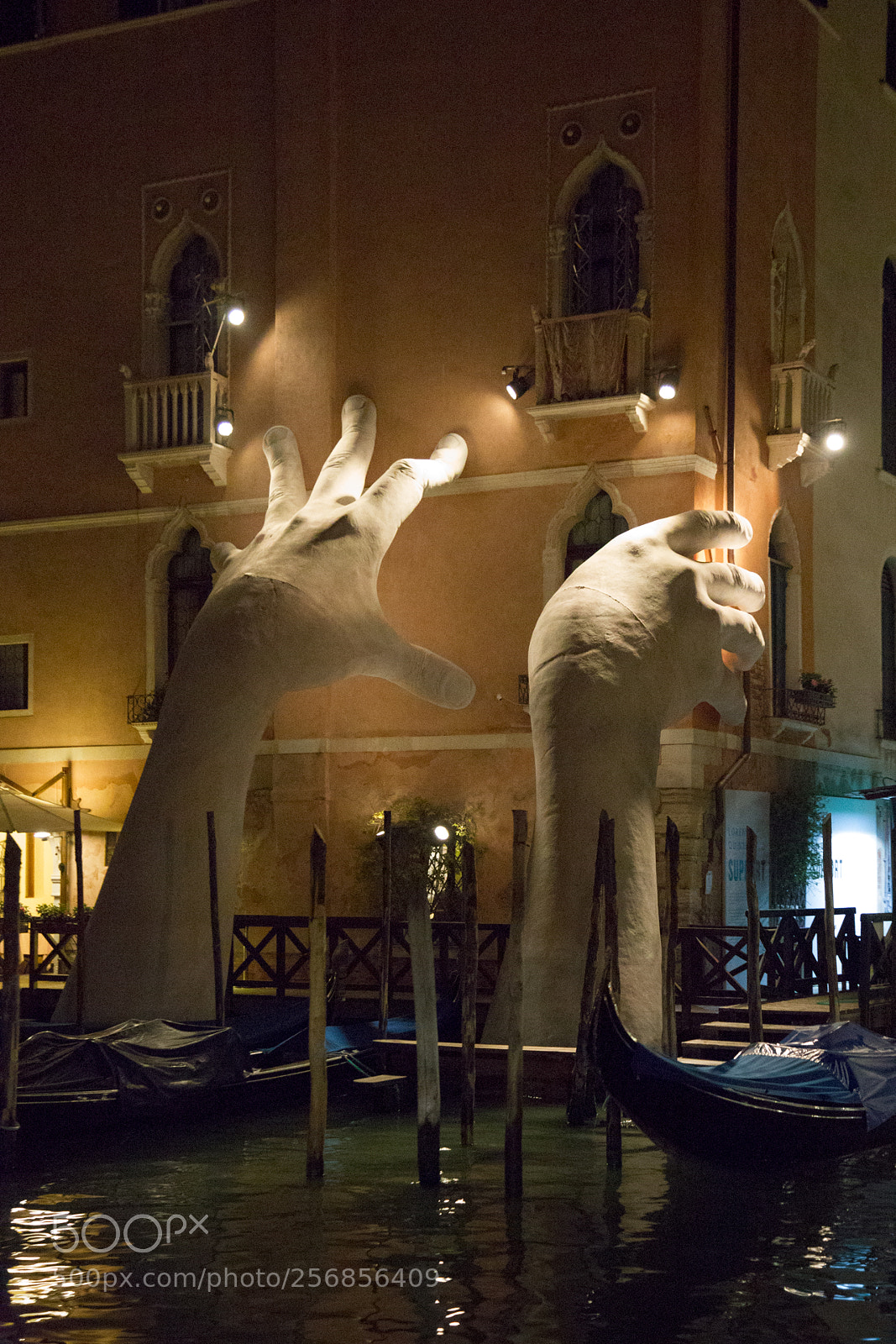 Canon EOS 6D sample photo. Lorenzo quinn "support" photography
