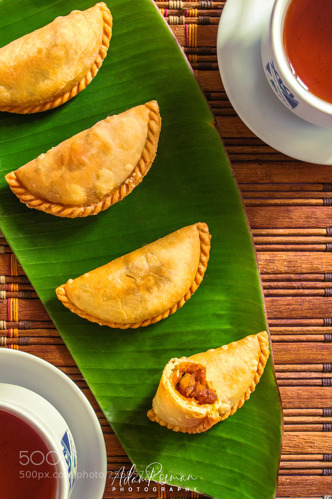 Canon EOS 1200D (EOS Rebel T5 / EOS Kiss X70 / EOS Hi) sample photo. Homemade malaysian currypuff (karipap) photography