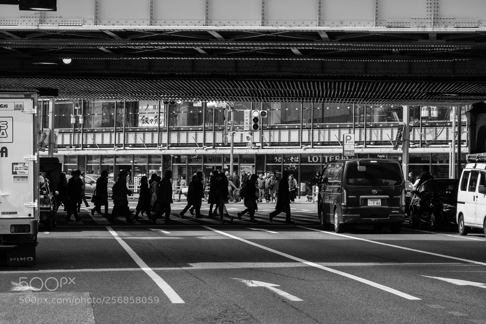 Sony Cyber-shot DSC-RX100 sample photo. Busy people  photography