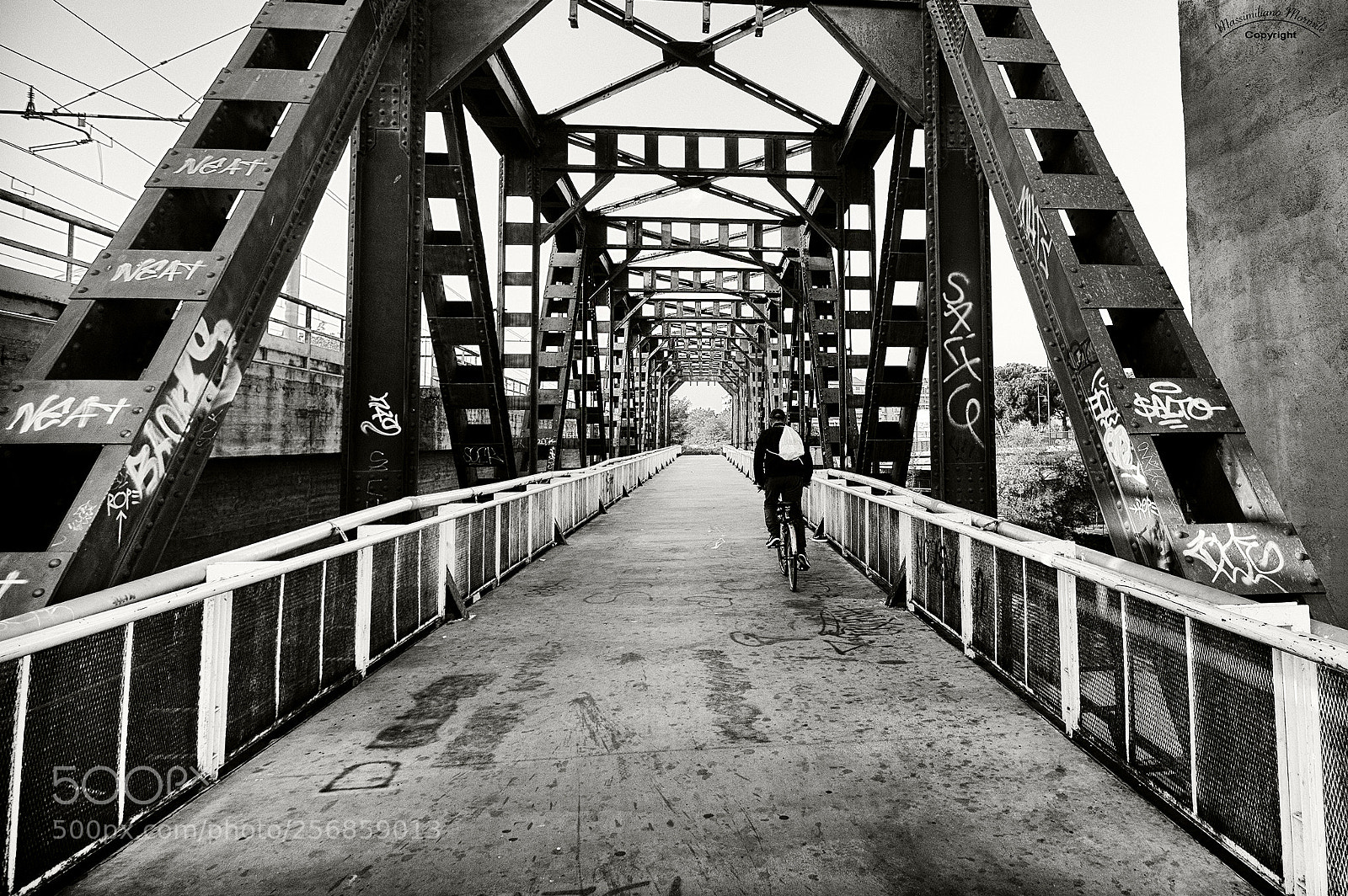 Canon EOS 6D sample photo. Una pedalata sul ponte photography
