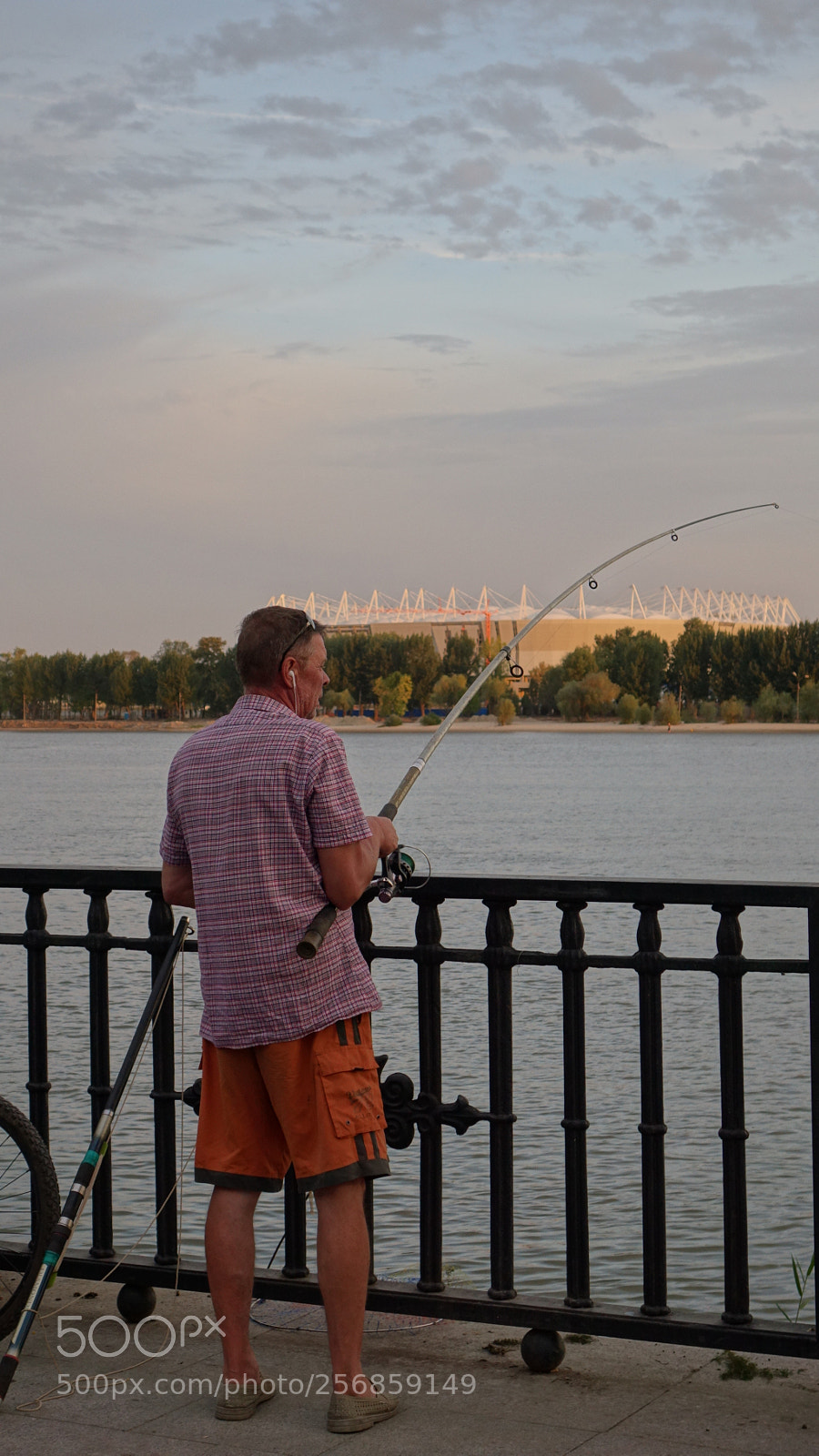 Sony Cyber-shot DSC-RX100 II sample photo. City fishing photography