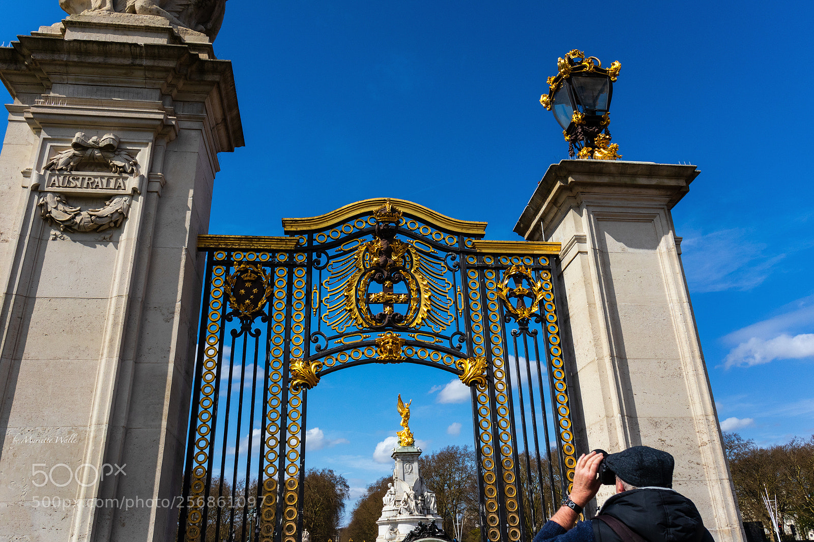 Canon EOS M5 sample photo. Visiting buckingham palace photography