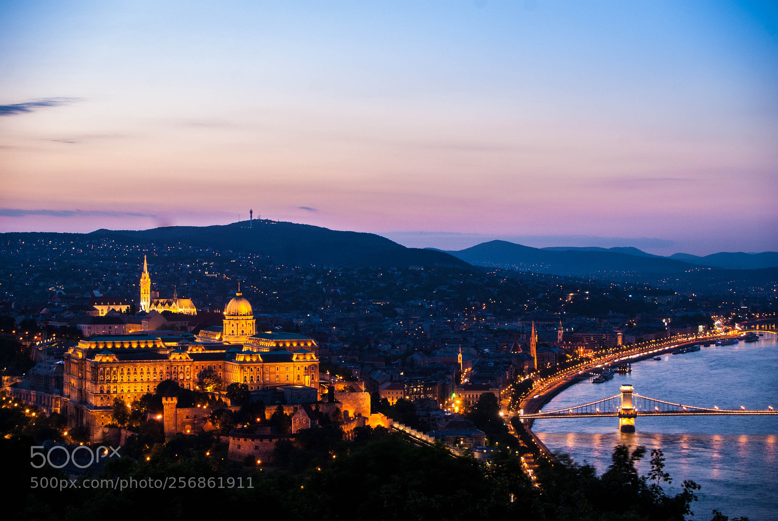 Sony Alpha DSLR-A200 sample photo. Sunset in budapest photography