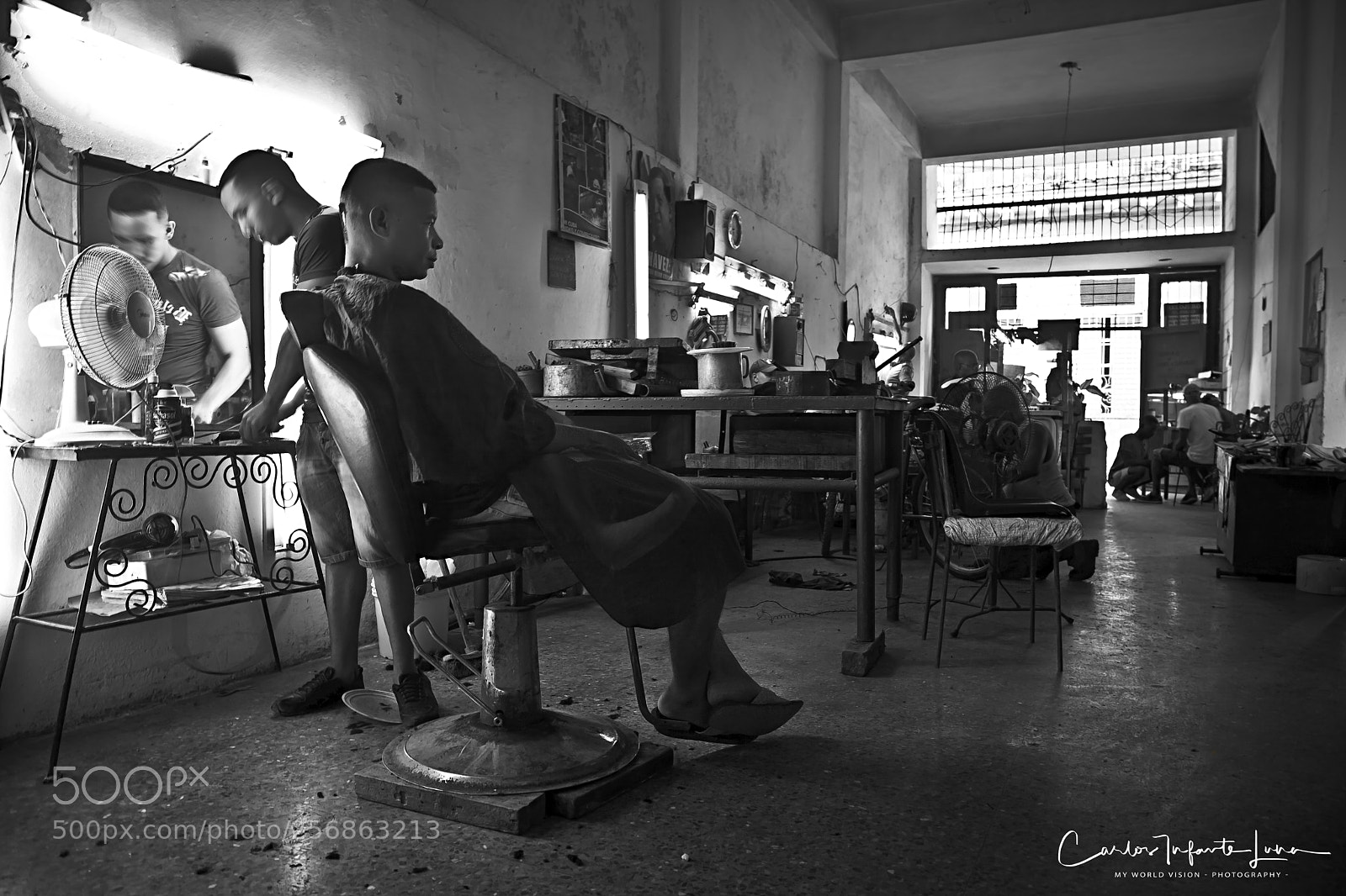 Canon EOS 5D Mark II sample photo. Keylan el peluquero de photography