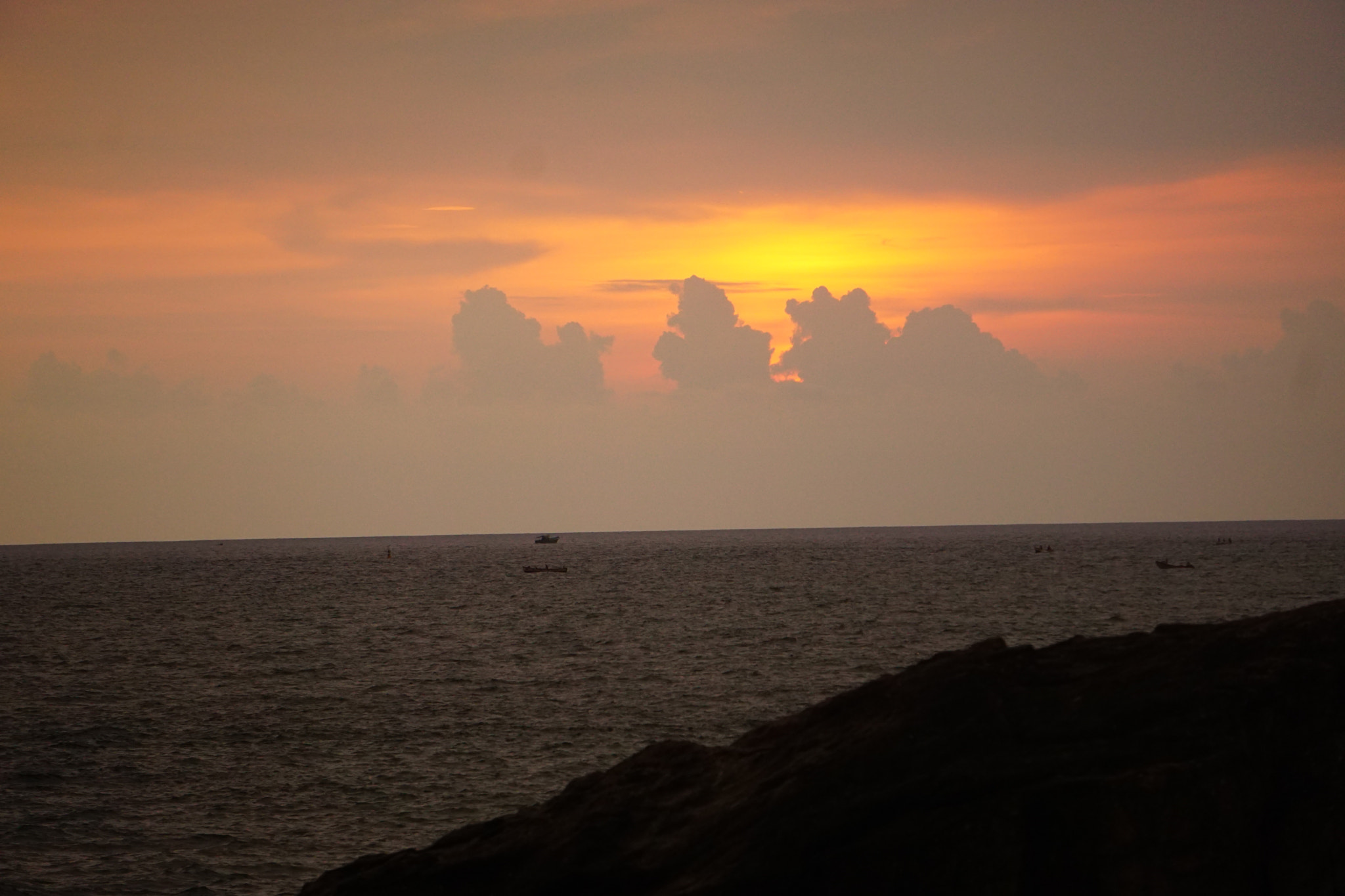 Sony FE 24-240mm F3.5-6.3 OSS sample photo. Cloud silhouette close up photography