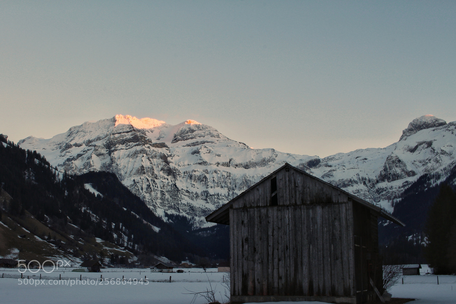 Canon EOS 700D (EOS Rebel T5i / EOS Kiss X7i) sample photo. Wooden cabin photography