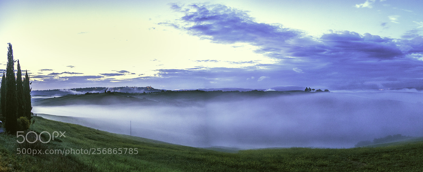 Canon EOS 5D Mark IV sample photo. Sunrise over foggy valley photography